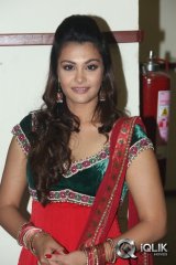 Nazia Hussain at Nee Jathaga Nenundali Movie Audio Lainch